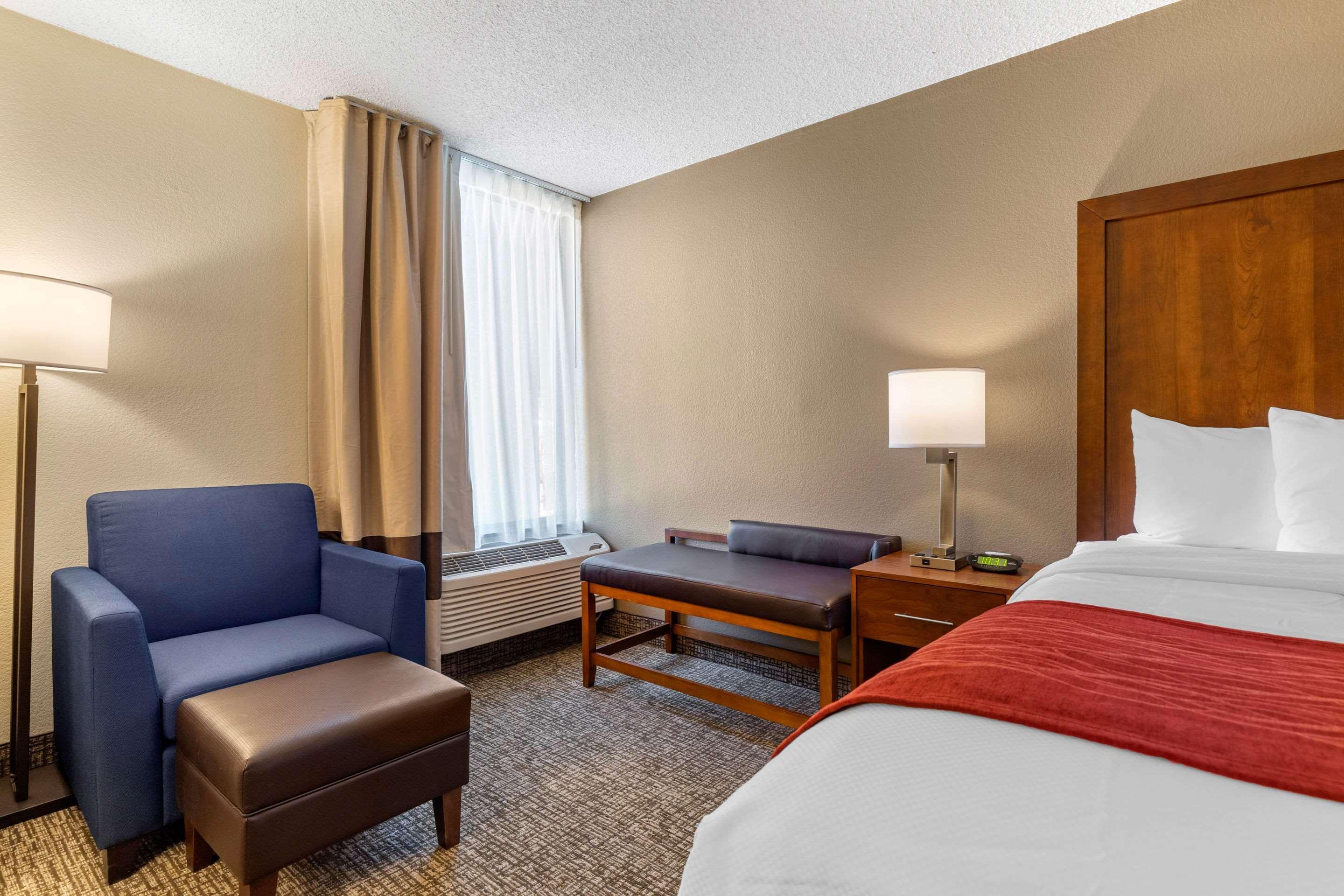 Comfort Inn University Wilmington Exterior photo