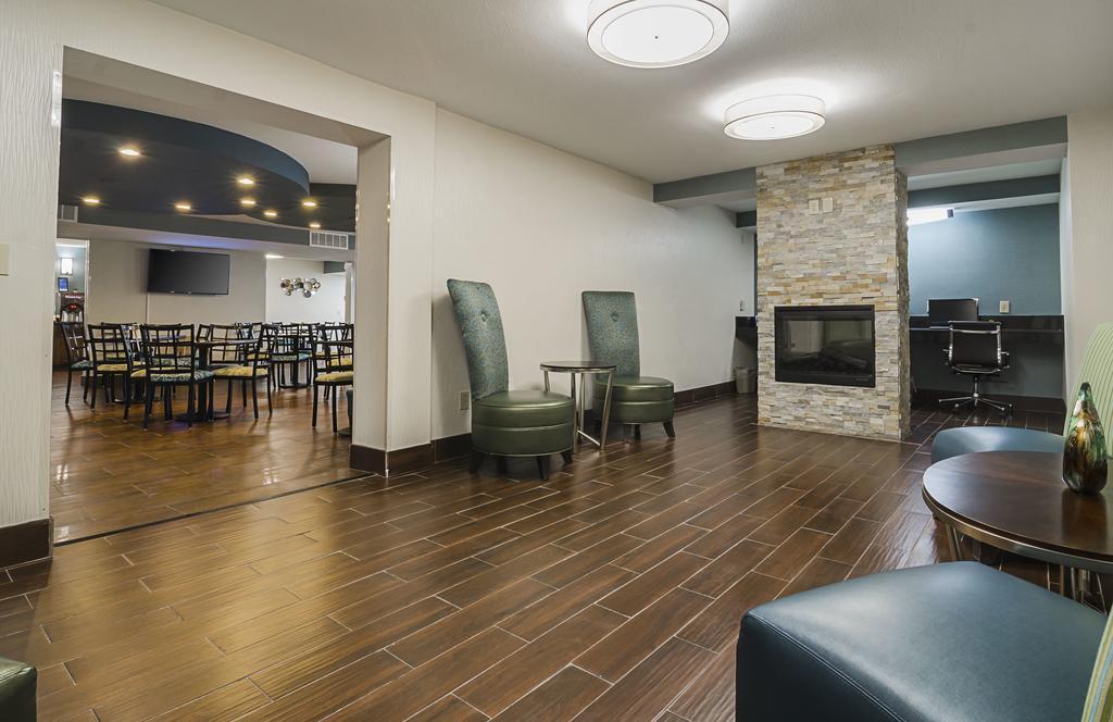 Comfort Inn University Wilmington Exterior photo