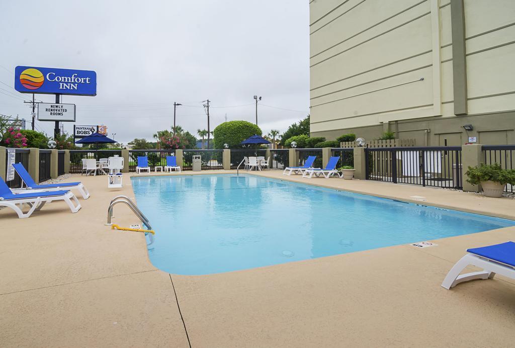 Comfort Inn University Wilmington Exterior photo