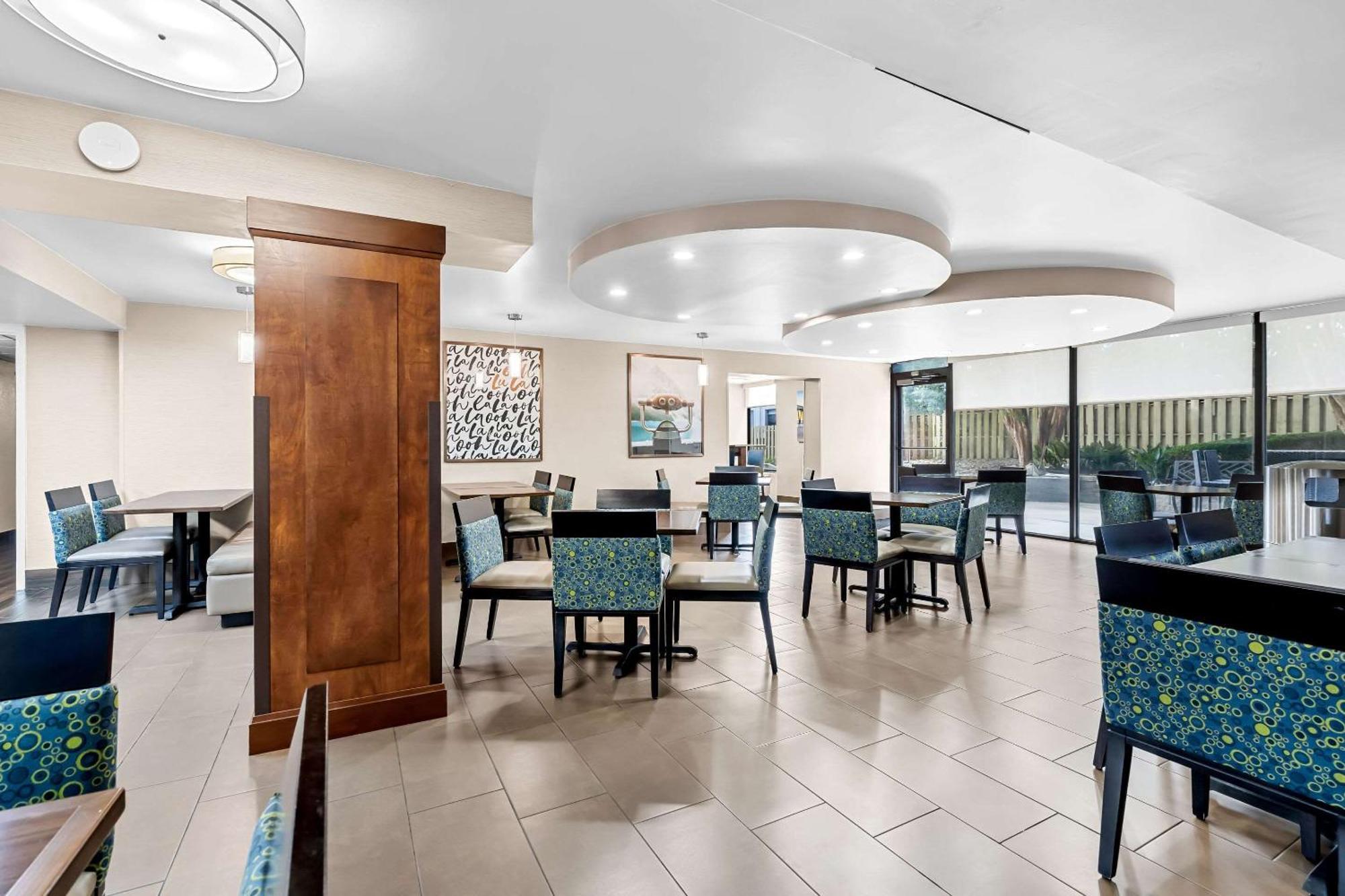 Comfort Inn University Wilmington Exterior photo
