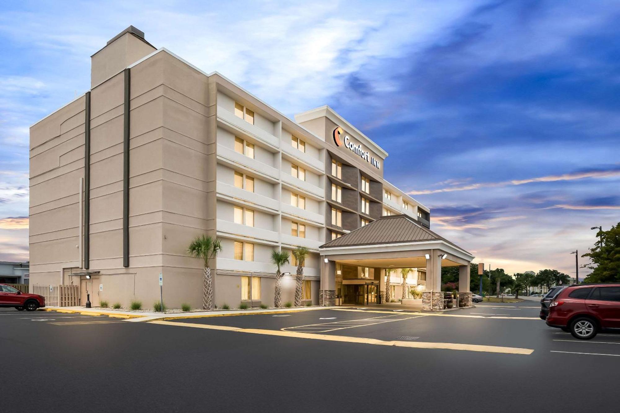 Comfort Inn University Wilmington Exterior photo