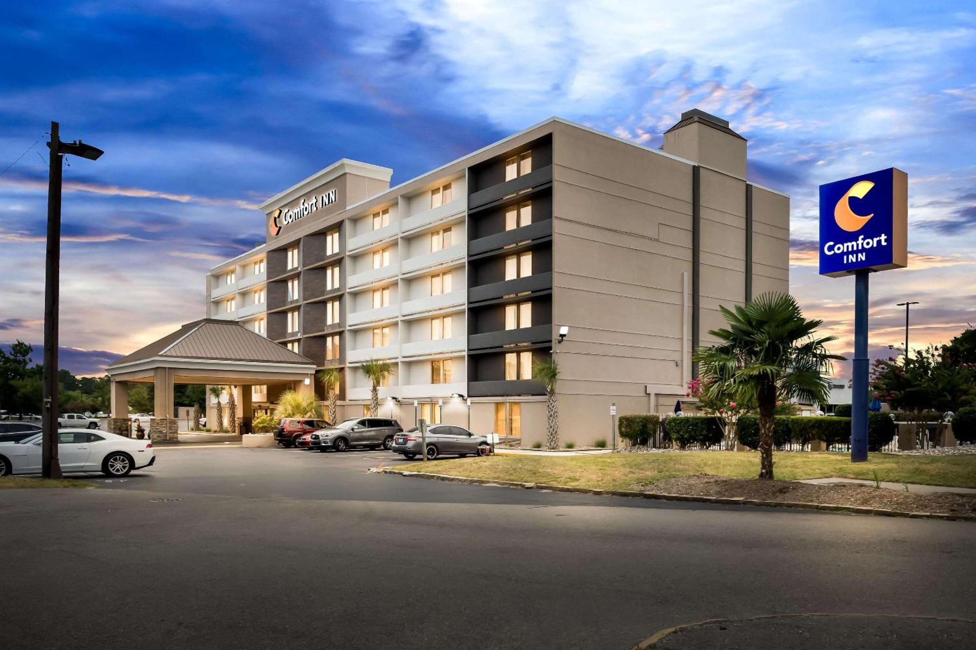 Comfort Inn University Wilmington Exterior photo